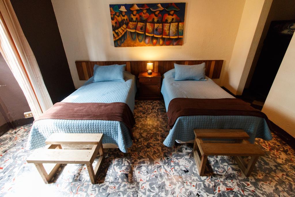 Hotel Modelo كويتزالتنانغو الغرفة الصورة