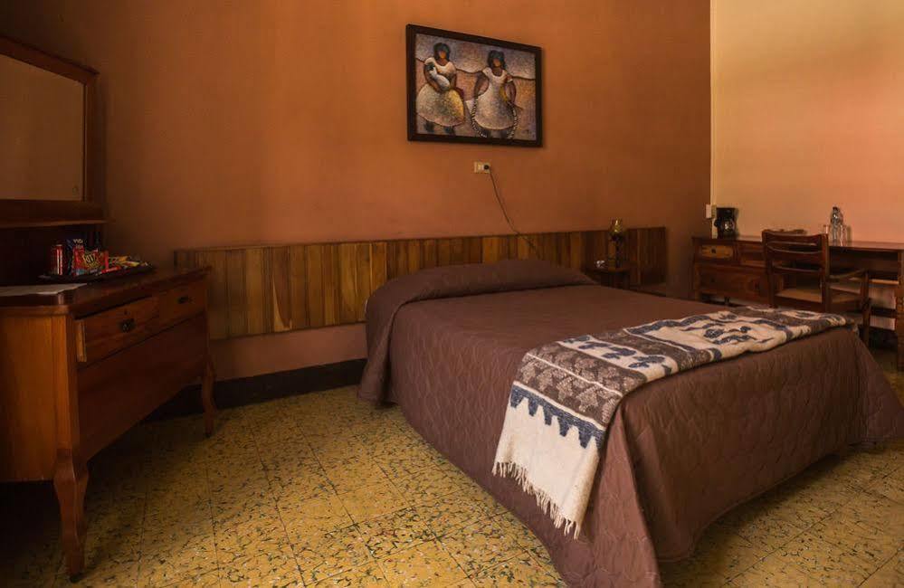 Hotel Modelo كويتزالتنانغو المظهر الخارجي الصورة